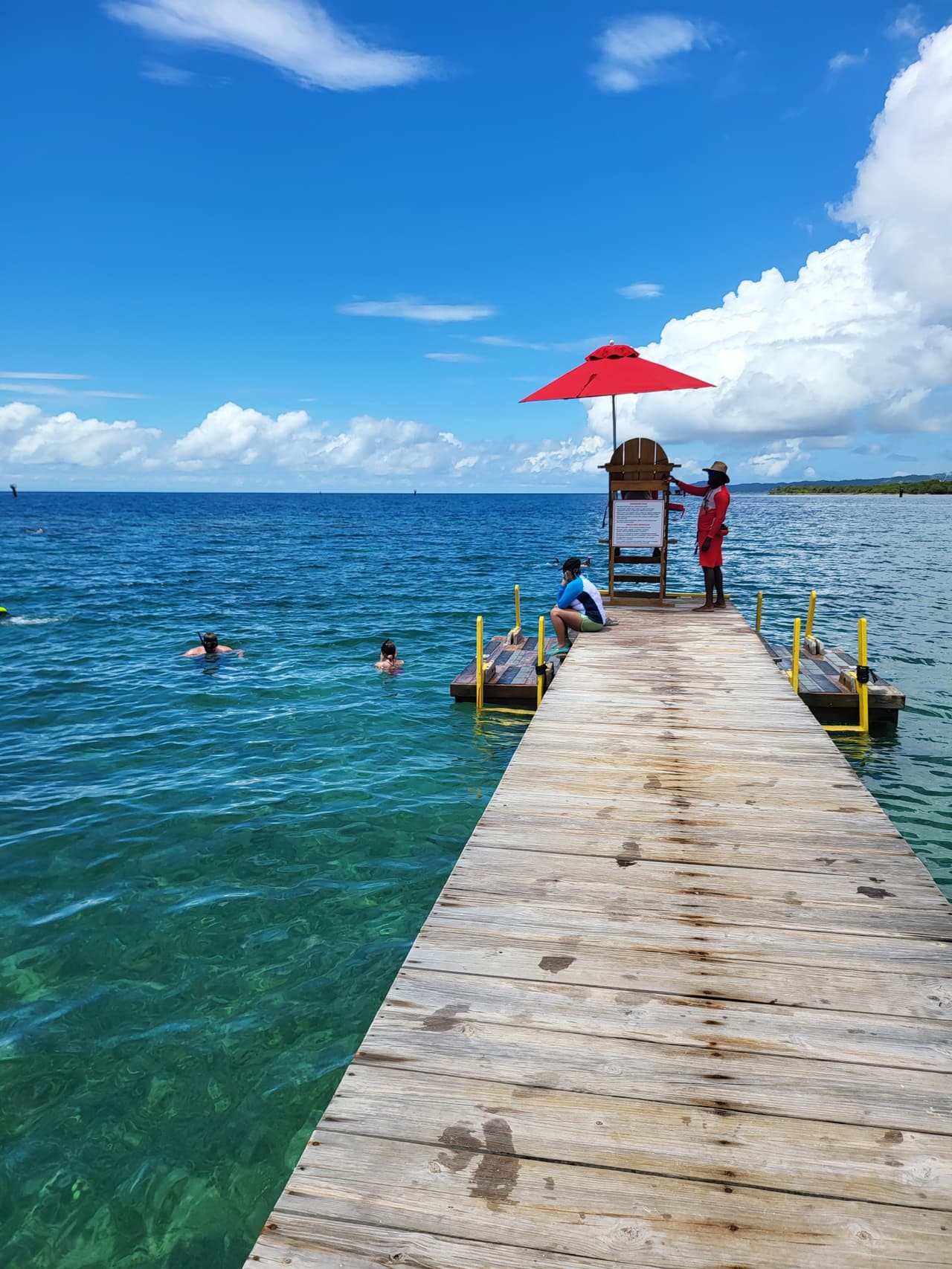 Mahogany Bay Cruise Terminal, Coxen Hole, Honduras - Paisaje del puerto